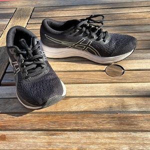 ASICS women Gel-Excite7 running shoe size 7.5